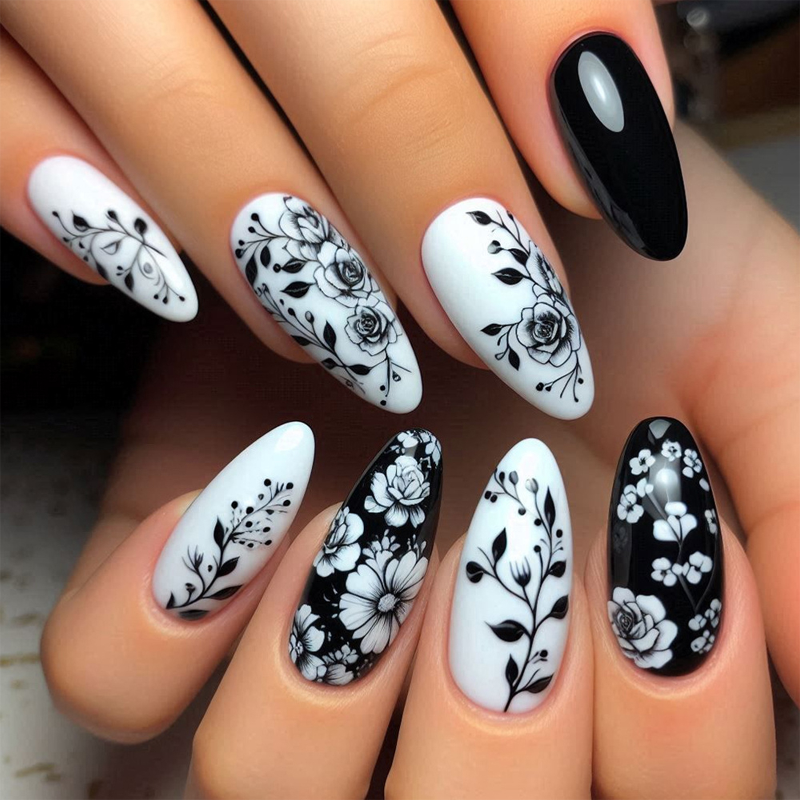 24Pcs Almond Fake Nails Black/ - Pressed Flower Art recensione e prezzo