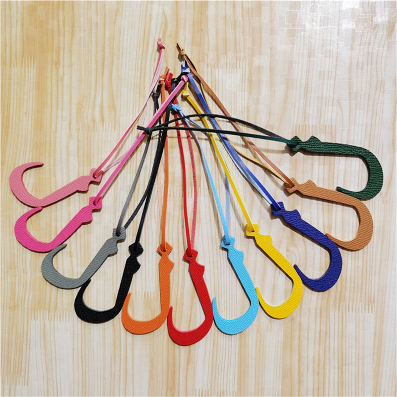 Natural Leather Keychain with  - Monogram Keychain Leather recensione e prezzo