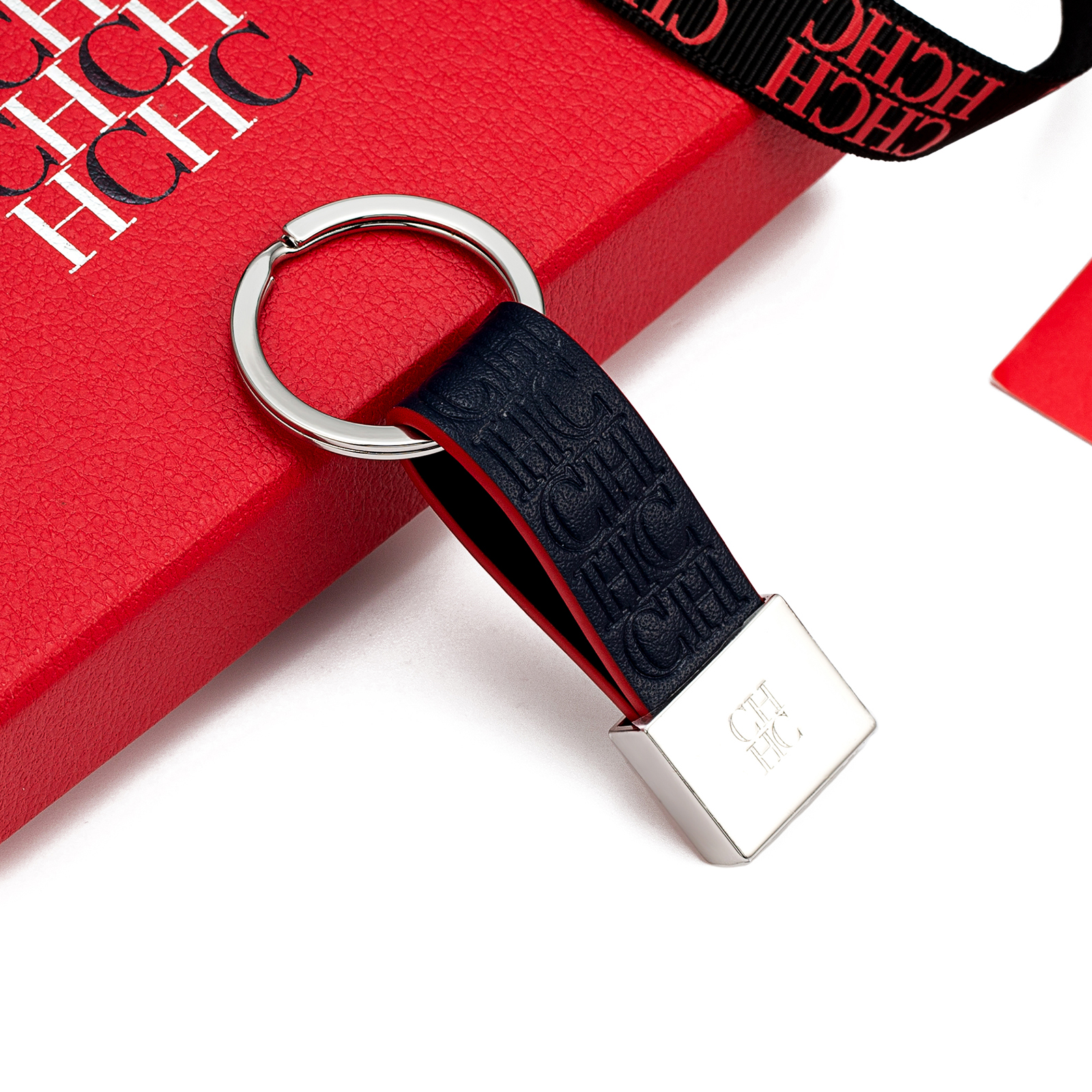 CH Embossed Monogram Leather K - Monogram Keychain Leather recensione e prezzo