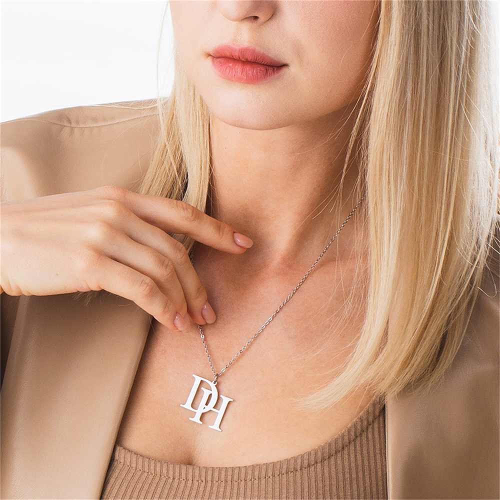 Couples Custom Initial Letter  - Birth Flower Necklace recensione e prezzo