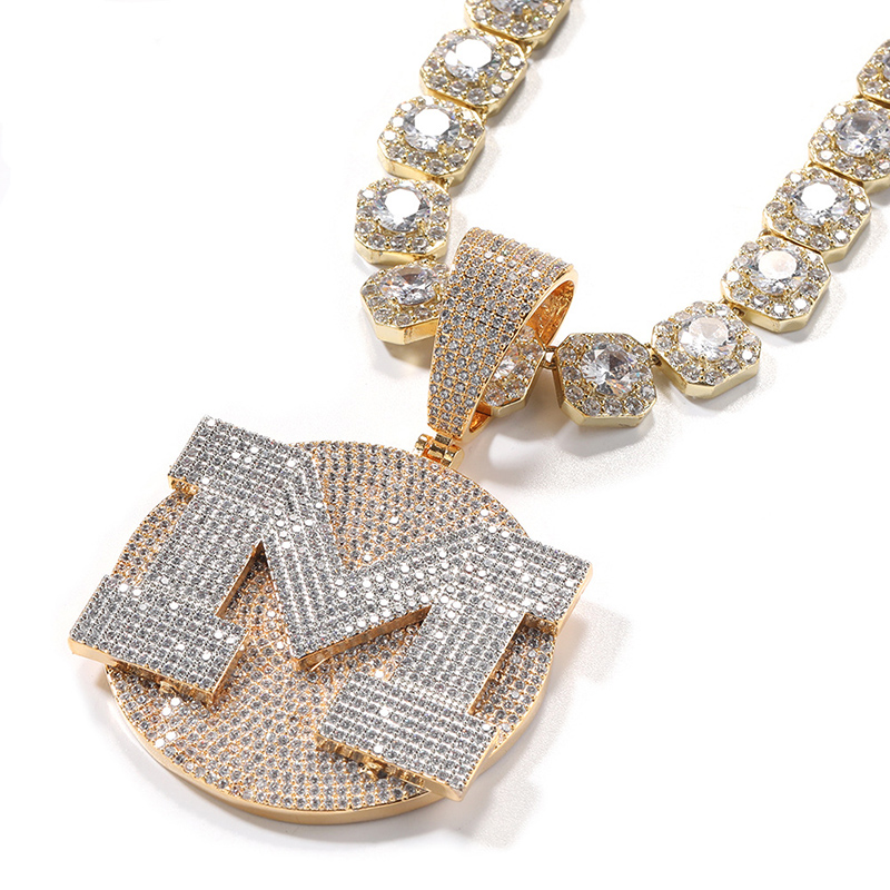 Custom Personality Big Letter  - Name Necklace Custom recensione e prezzo