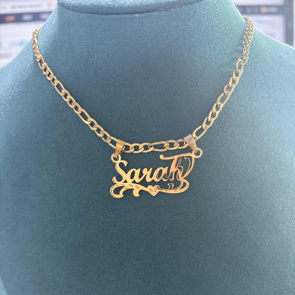 Custom Figaro Chain Heart Name - Name Necklace Custom recensione e prezzo